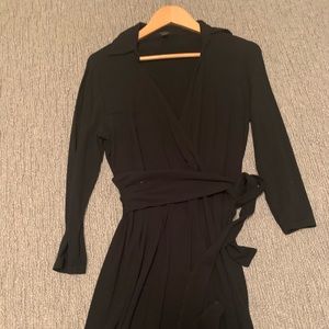Flattering Ann Taylor Wrap Dress - size 6